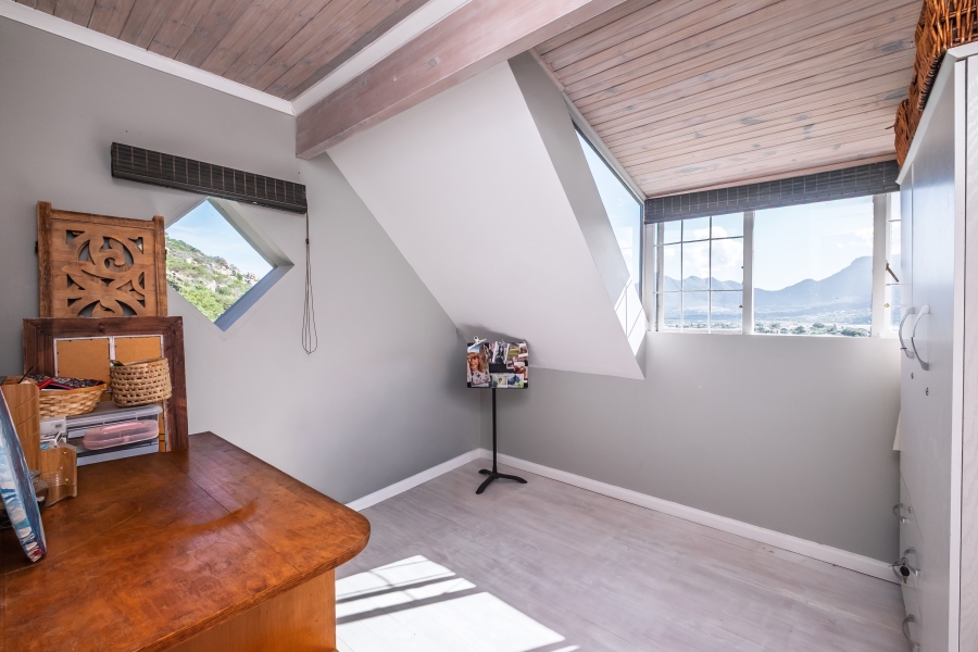 4 Bedroom Property for Sale in Capri Western Cape